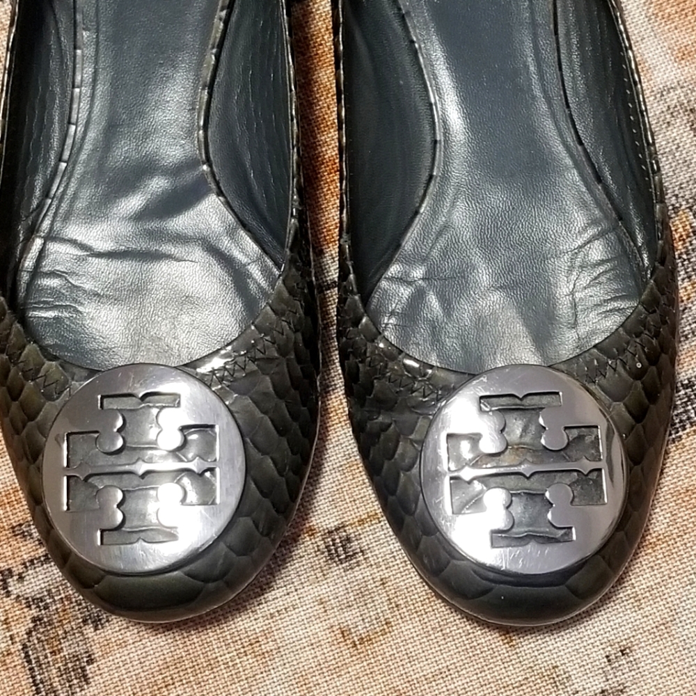 Tory Burch Dark Green Reva Leather Ballet Flats Snakeskin Women's. Size: 8. - Picture 4 of 11